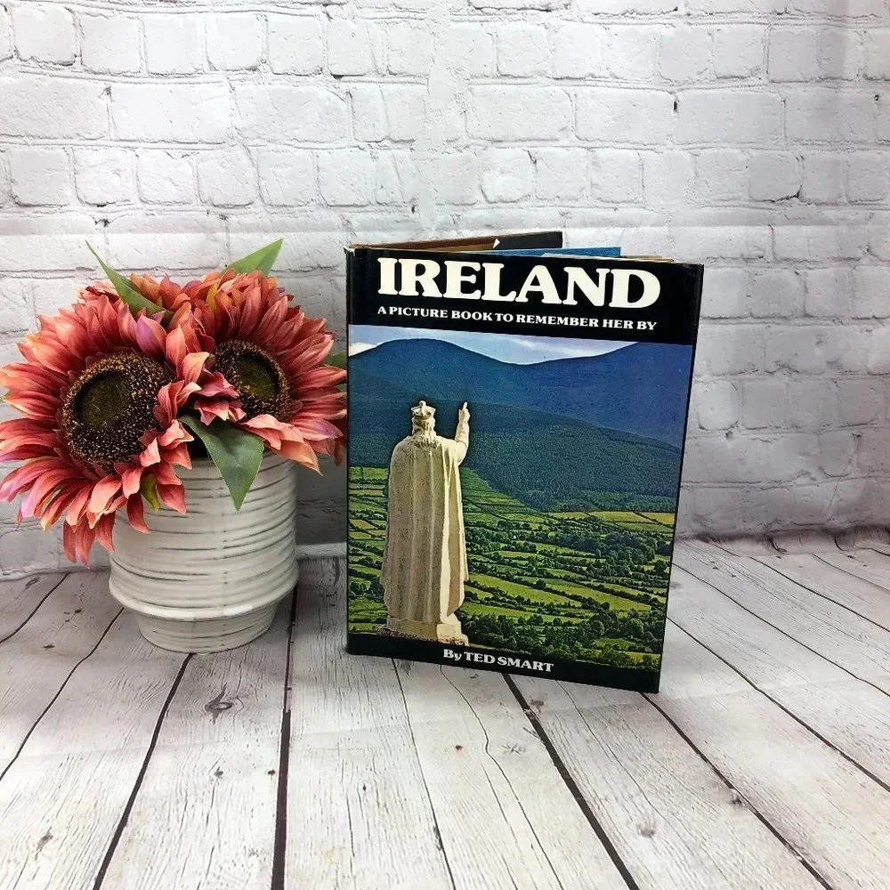 vintage IRELAND a picture book to remember her by 1978